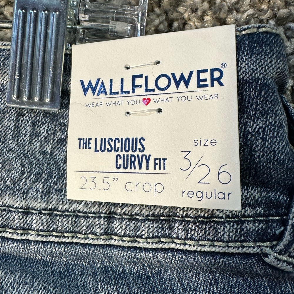 NWT juniors Wallflower Lucious curvy cropped jeans SZ 3 - Picture 6 of 9